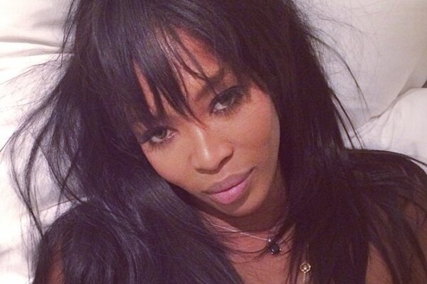 Наоми Кэмпбелл показала себя утром в постели