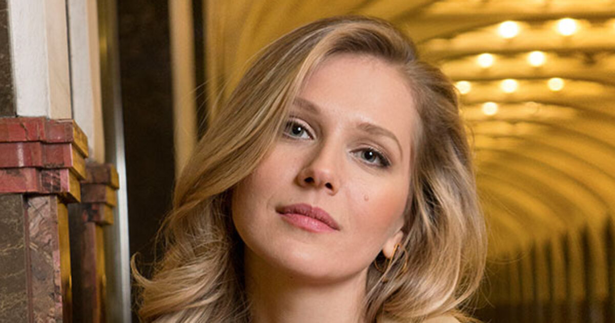 Андоленко карина фото в чулках Карина Андоленко объяснила, почему скрывала свое настоящее имя - 7Дней.ру