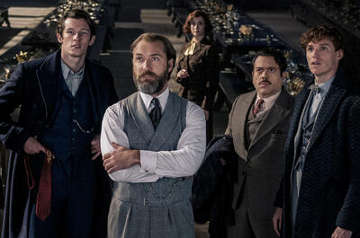 «Фантастический» фотошоп: появились портретные постеры героев «Фантастических тварей 3»