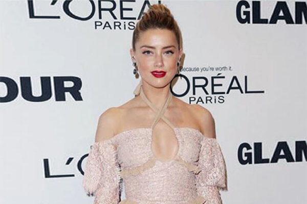 Образ дня: Эмбер Херд в Alessandra Rich