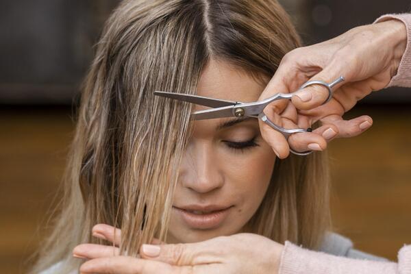 Чтобы волосы росли быстрее: секретные даты стрижки в январе 2026