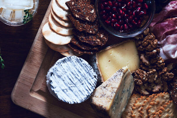 Цена гурманства: почему из-за сыра с благородной плесенью может болеть голова