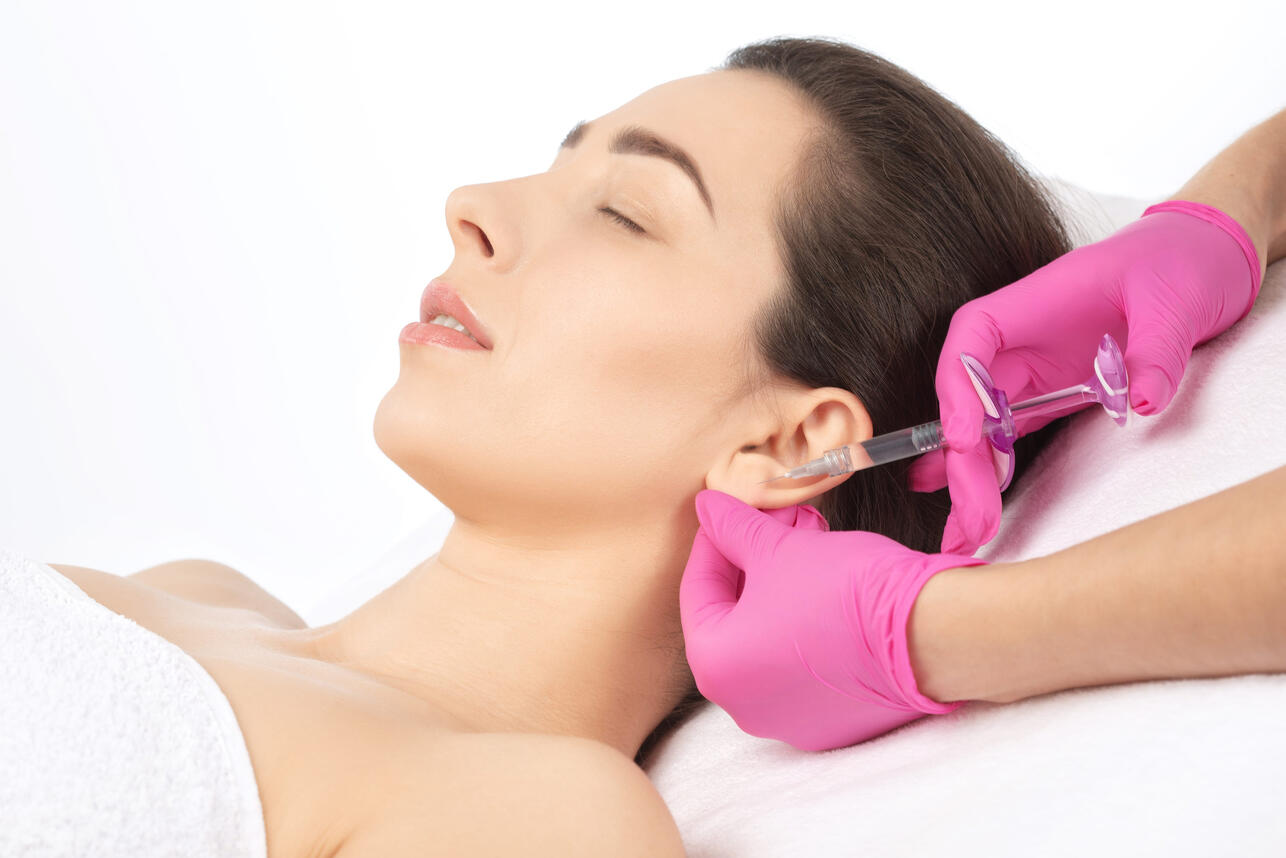 Ботокс в уши: можно ли похудеть с помощью новомодного метода