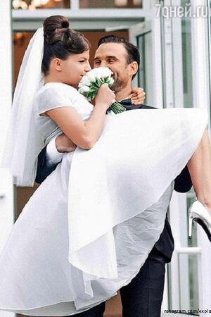 Агния Кузнецова и Максим Петров в день свадьбы