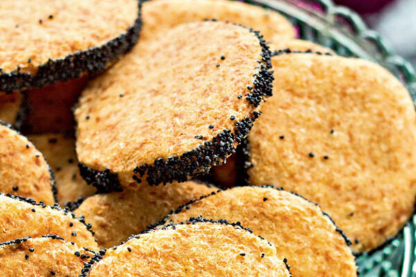 Рецепты от Юлии Высоцкой: ягнятина с пюре из зеленого горошка, сырное печенье с маком и биточки из фасоли с домашним майонезом