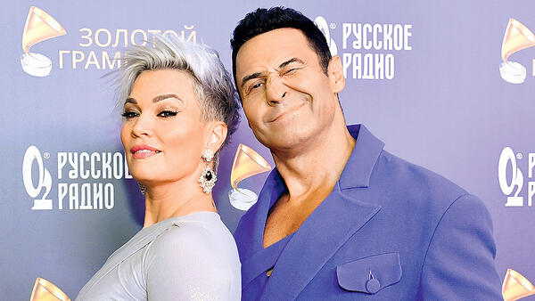 Костюшкин&nbsp; подарил жене машину