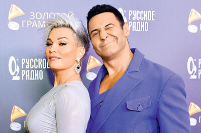 Костюшкин подарил жене машину