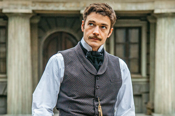 Русский Вронский захватывает мир: Максим Матвеев разбивает сердца иностранок