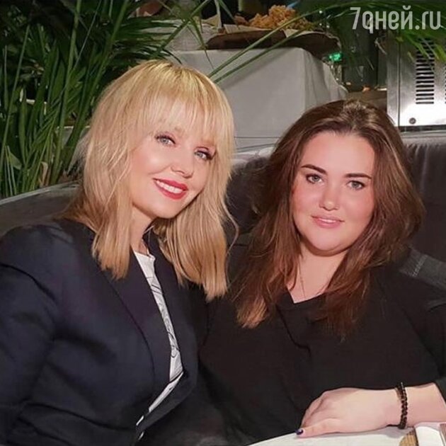 Валерия с падчерицей Валерия с падчерицей