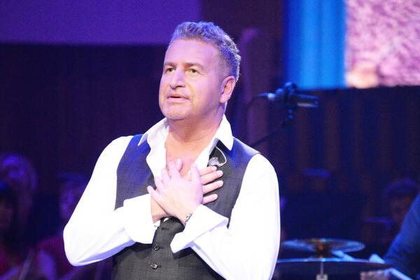 «Кричала на весь вестибюль»: вскрылись подробности семейного скандала Агутина и Варум