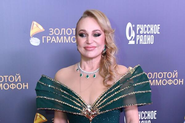 «Можете меня поздравить!» 49-летняя Довлатова выбирает роддом