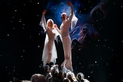 Драма, мистика и пластика: театральная афиша для искушенных зрителей