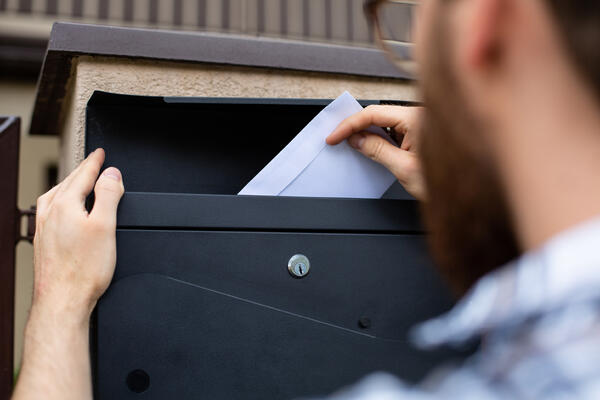 Как защититься от новой схемы мошенничества с почтовыми ящиками — спасете свои деньги