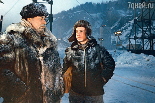 С Василием Меркурьевым в фильме «Люди на мосту». 1959 г.