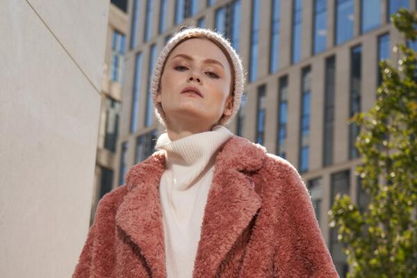 Модная экософия: в России появились шубы из экологичного меха с натуральным ворсом