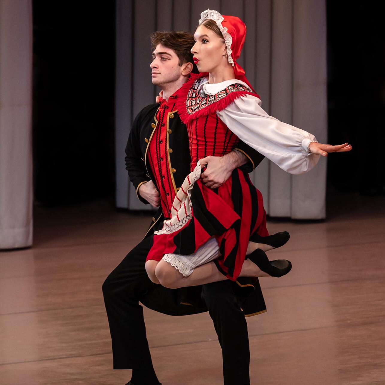 90 Учащиеся двух знаменитых балетных школ впервые выступят на одной сцене