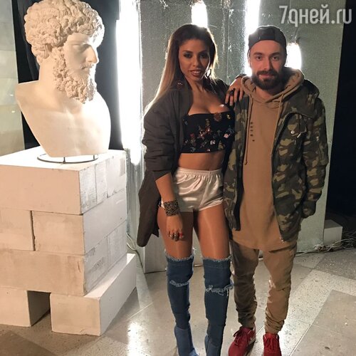 Габриэлла с режиссером Тарасом Голубковым на съемках клипа