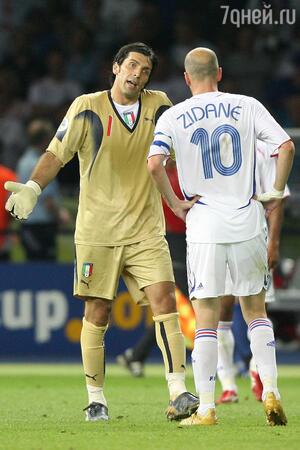Финал ЧМ-2006. Зинедин Зидан и Джанлуиджи Буффон Финал ЧМ-2006. Зинедин Зидан и Джанлуиджи Буффон