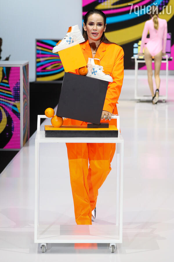 Айза Анохина