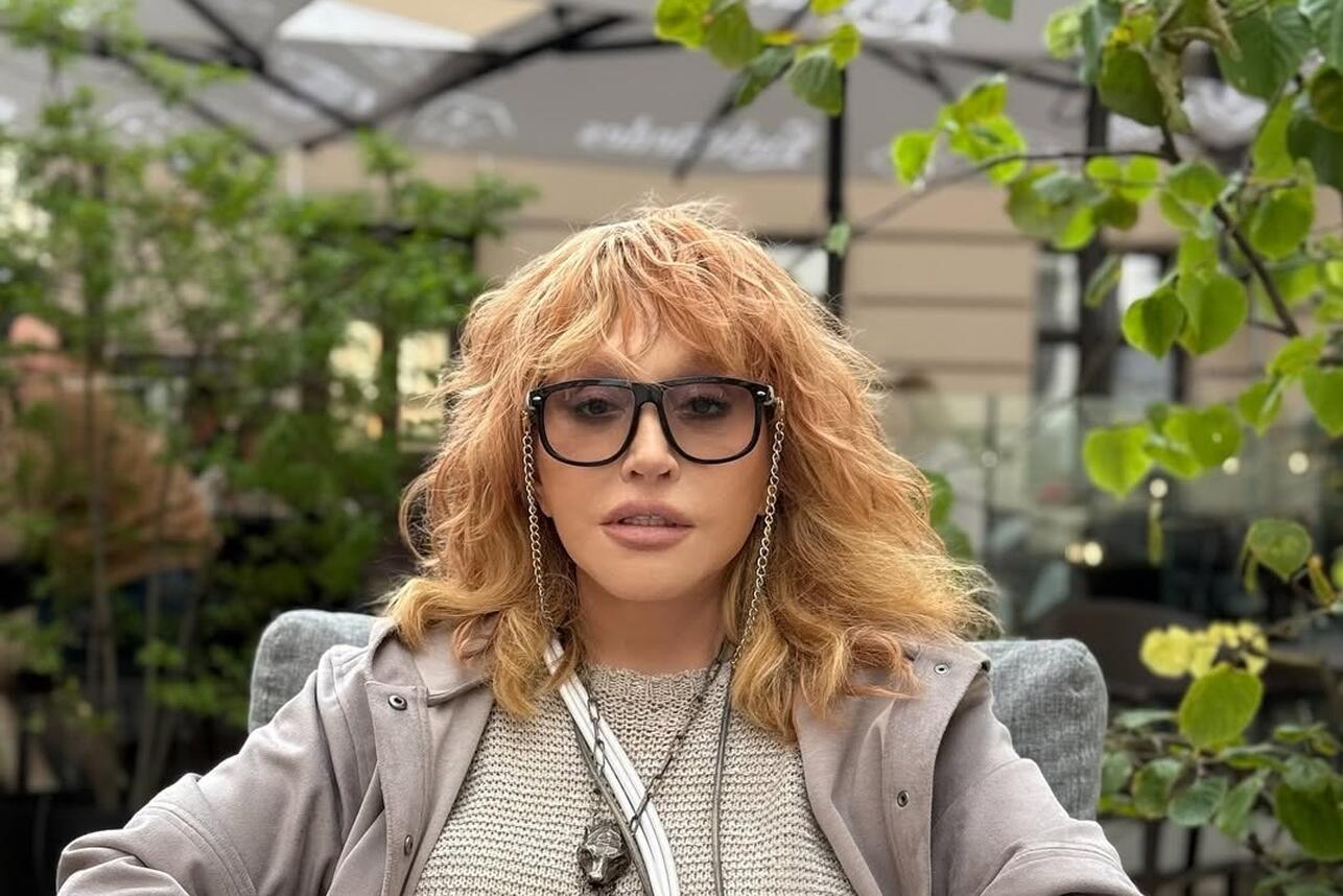 «Лимасол стоял на ушах»: Алла Пугачева показала ноги в экстремально коротких шортах