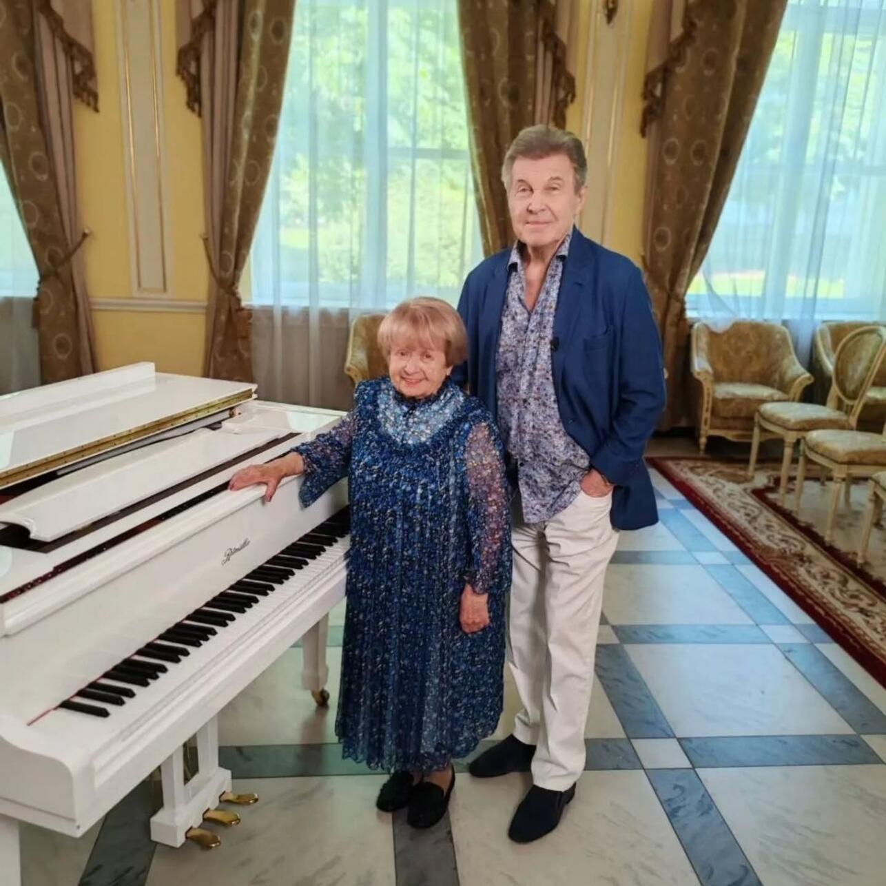 «Просто невероятная»: Лев Лещенко показал, как сейчас выглядит 96-летняя Пахмутова «Просто невероятная»: Лев Лещенко показал, как сейчас выглядит 96-летняя Пахмутова