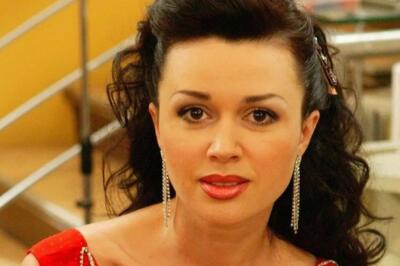 Заворотнюк оставила кроху сына дома ради коктейля — отдыхает от ...