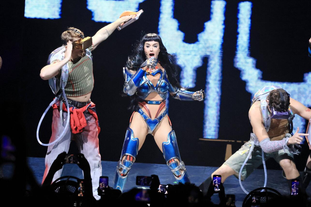 Что с ней такое? Кэти Перри неприятно поразила своей выходкой