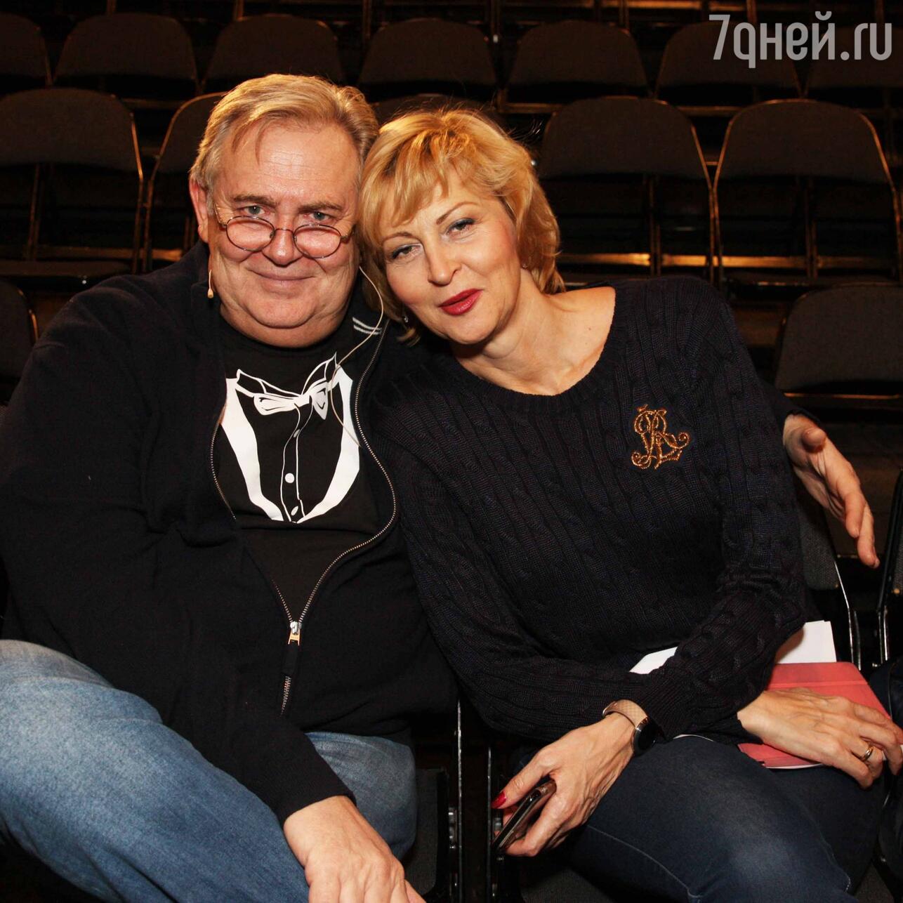 Юрий Стоянов с женой Еленой на репетиции спекталя