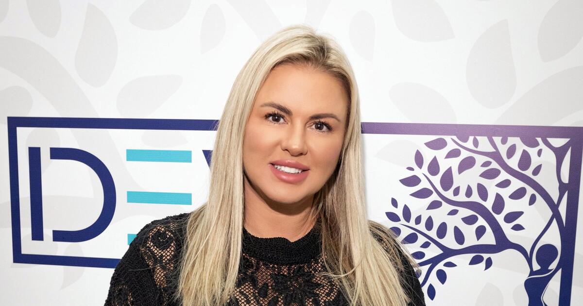 Анна Семенович рассказала о личной жизни и отношениях с сыном возлюбленного: неожиданные подробности