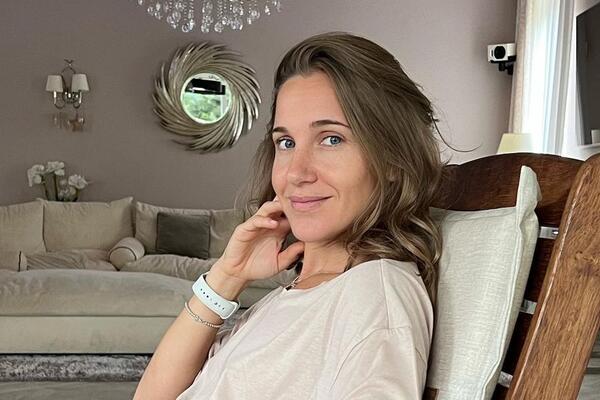 Уехали всей семьей: Ковальчук поделилась кадрами из своего дома в Испании