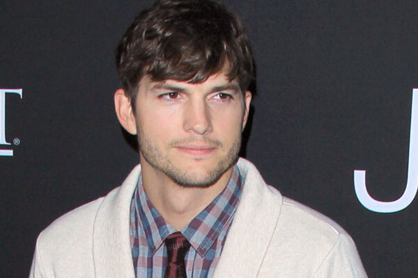 Катчер показал необычную гостиную в своем новом доме