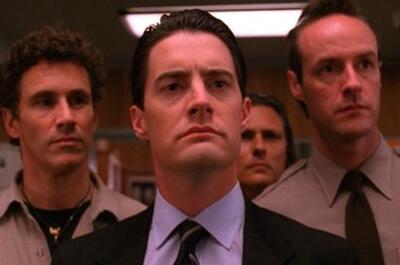 «Дайан, сейчас 11:30 утра, 24 февраля. Въезжаю в город Твин Пикс...»