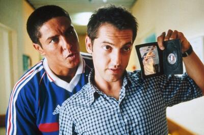 «Такси» 24 года спустя: как сейчас выглядят звезды кинофраншизы