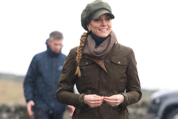 Совсем как школьница: Кейт Миддлтон удивила новым имиджем 