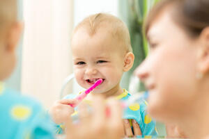 Как правильно ухаживать за молочными зубами детей до 3 лет