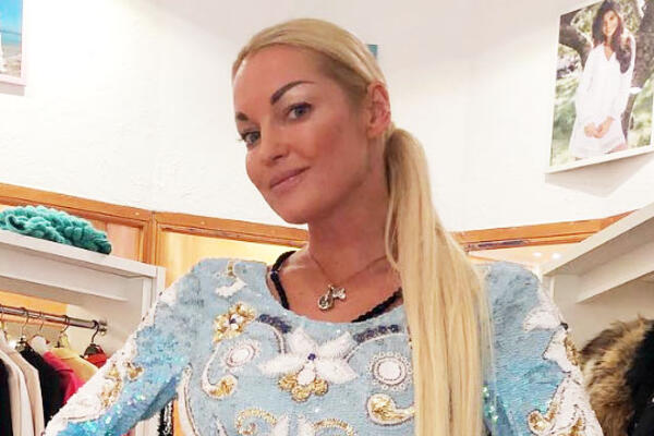 Анастасия Волочкова объявила о переезде из России