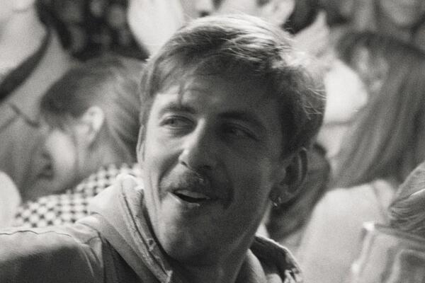 Черно-белое кино о жизни миллениалов: рецензия на фильм «Картины дружеских связей»