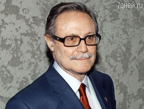  Юрий Соломин