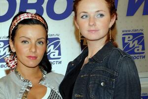 Подержались за руки: стало известно, сколько заплатили «татушкам» за воссоединение