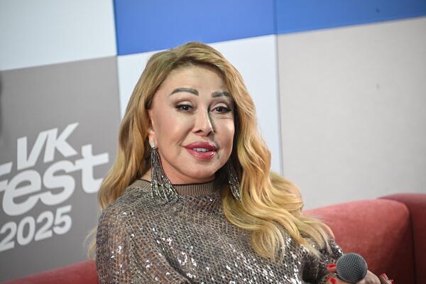 Успенская объяснила, почему ее «кабриолет» не доезжает до Кремля — собака не пускает