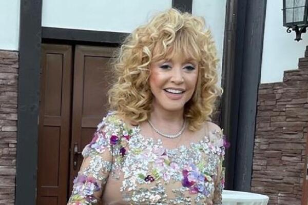 «Пусть появляются»: Пугачева в морщинах показала лицо крупным планом