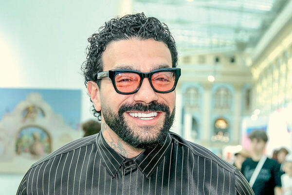 «Снял хату в Сити на год»: Тимати выгуливает в Москве новую фаворитку похожую на Шишкову