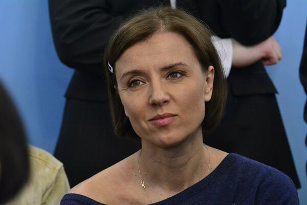 Алферова собрала вещи и уехала с дочкой от Бероева