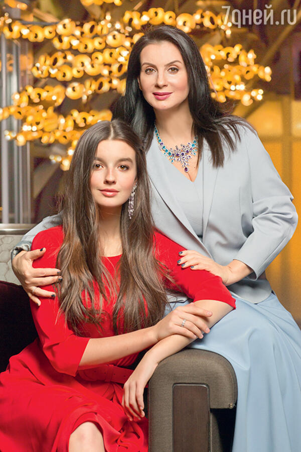 Екатерина Стриженова с дочкой Сашей