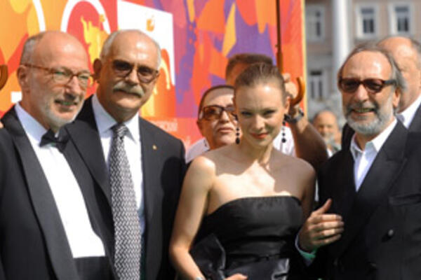 Никита Михалков нашел золотую цепь и новые туфли