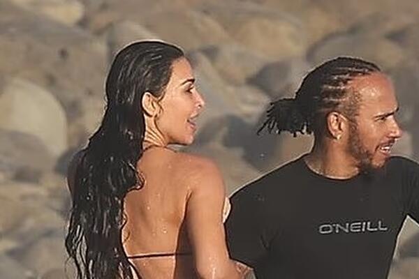 Перестали скрывать свою любовь на публике: Кардашьян и Хэмилтон показали нежные чувства на пляже   