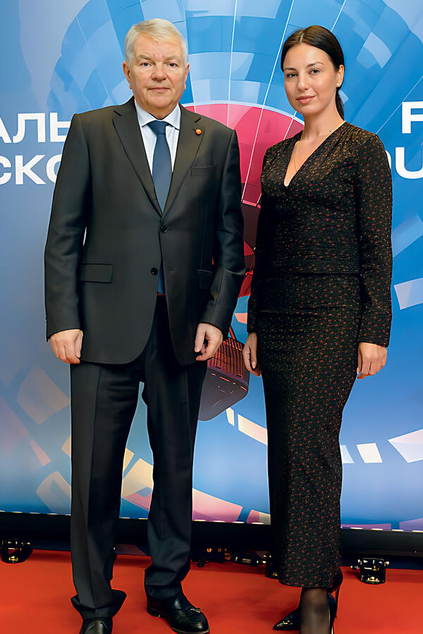 Эльза Антонова с Алексеем Мешковым