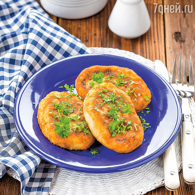 Пирожки картофельные с грибами. Фото