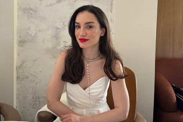 Дайнеко потратила на спонтанную свадьбу непозволительную сумму