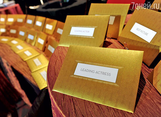 Заветные конверты с именами победителей для церемонии 2014 года